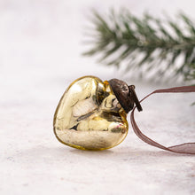 Load image into Gallery viewer, Set of 6 Small 1" Gold Crackle Glass Hearts