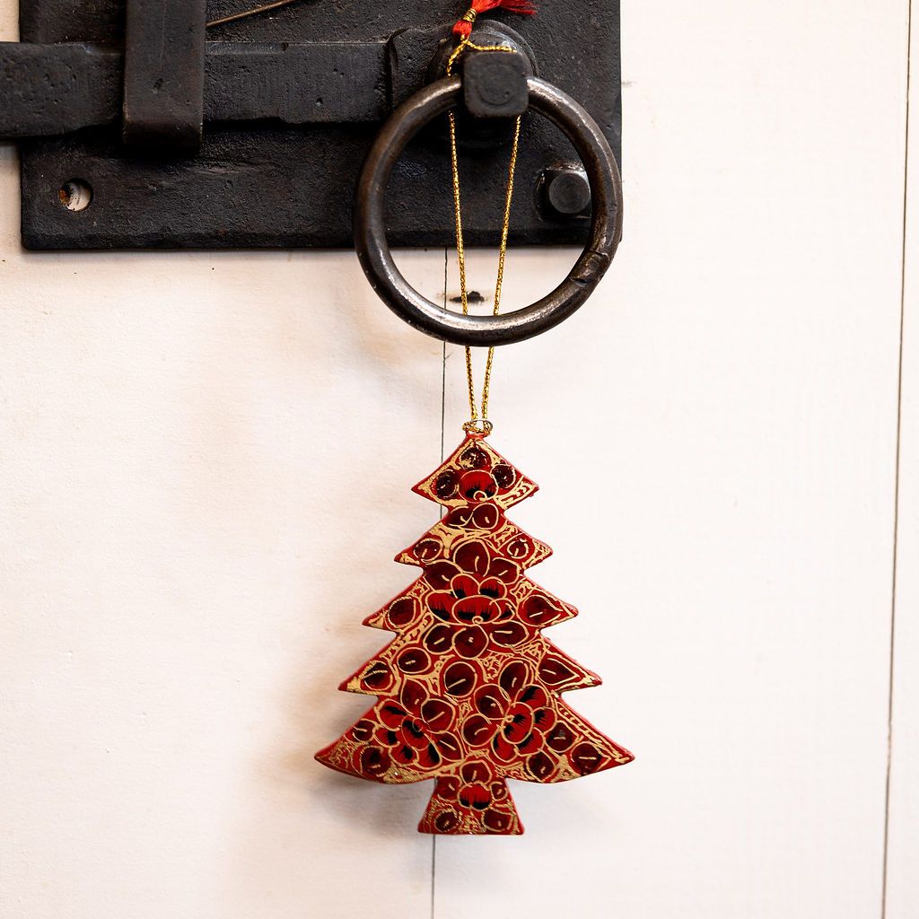 Red and Black Pebble Hanging Christmas Tree